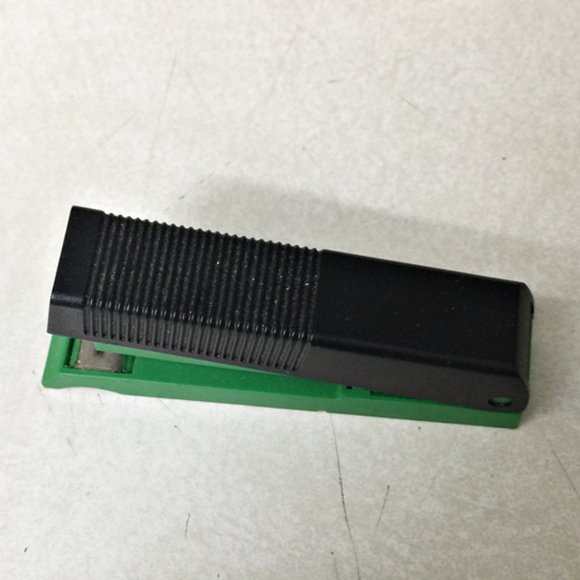 Vintage Titch Stapler Tiny Mini Small Green Black Plastic Germany 3 1/2" - Picture 4 of 9